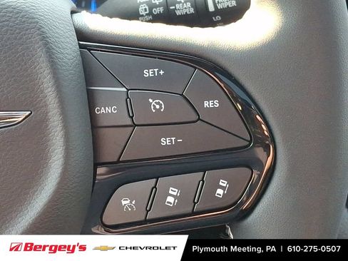 Used 2026 Chrysler Pacifica Limited w/ S Appearance Package FWD image 27