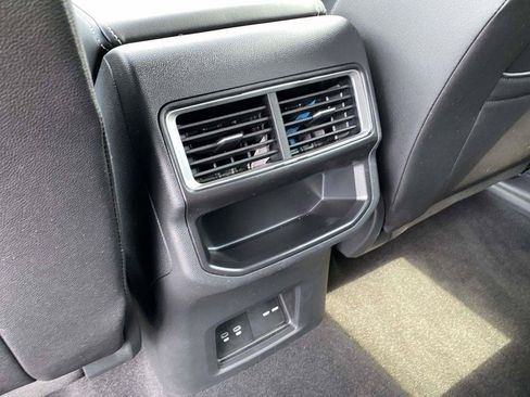 Used 2026 Volkswagen Atlas Cross Sport SE FWD image 9