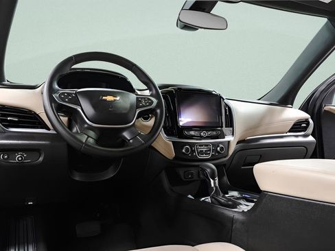 Used 2023 Chevrolet Traverse LT FWD image 28