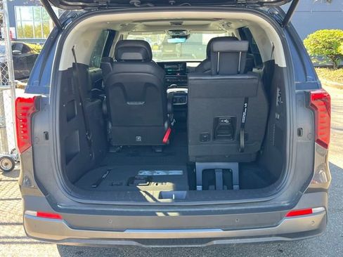 Used 2025 Kia Carnival SX Prestige FWD image 8