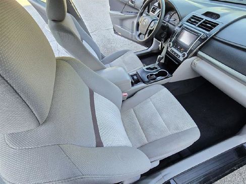 Used 2013 Toyota Camry LE FWD image 11