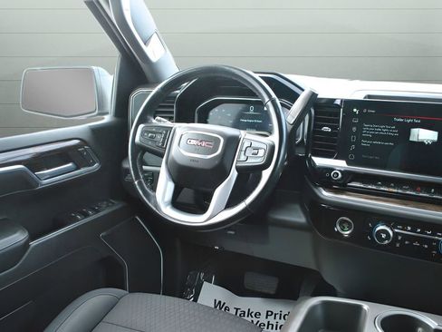 Used 2022 GMC Sierra 1500 Elevation w/ LPO, Elevation Black Package image 16