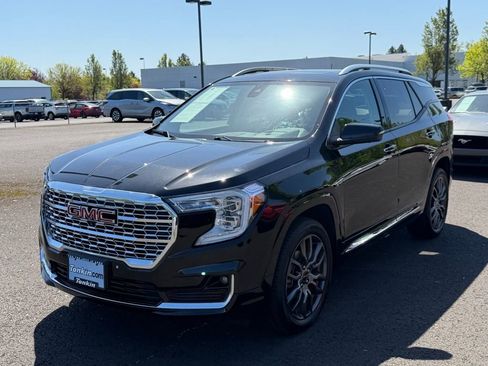 Used 2022 GMC Terrain Denali w/ Black Diamond Edition AWD/4WD image 4