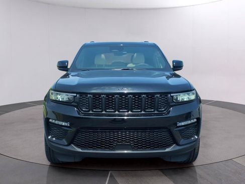 Used 2025 Jeep Grand Cherokee Limited w/ Black Appearance Package RWD image 8