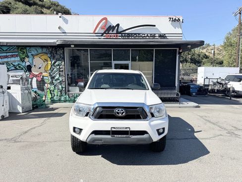 Used 2014 Toyota Tacoma PreRunner w/ SR5 Package RWD image 4