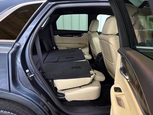 Used 2019 Cadillac XT5 AWD image 21