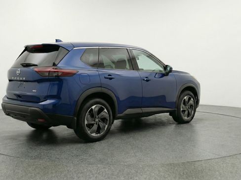 Used 2025 Nissan Rogue SV image 9