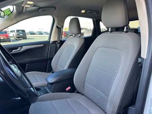 Used 2020 Ford Escape SE image 10