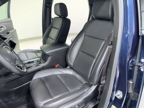 Used 2023 Chevrolet Traverse LT image 15