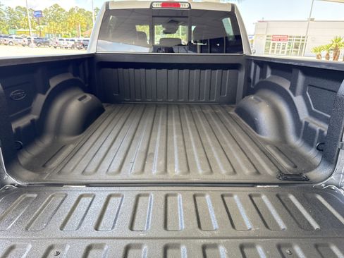 Used 2024 RAM 1500 Laramie AWD/4WD image 30