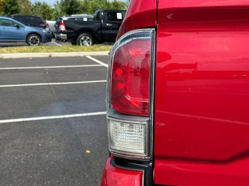 Used 2021 Toyota Tacoma TRD Off-Road w/ Technology Package AWD/4WD image 45
