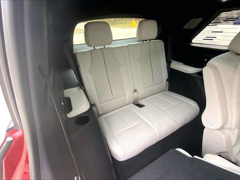 Certified 2026 Cadillac Vistiq Sport w/ LPO, Floor Liner Package image 23