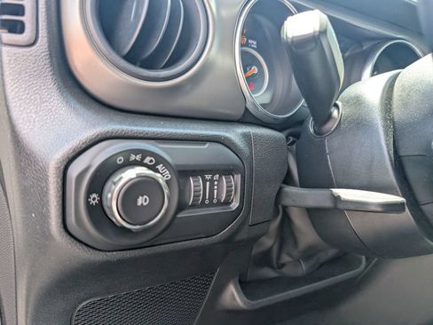 Used 2022 Jeep Wrangler Unlimited Sport AWD/4WD image 16