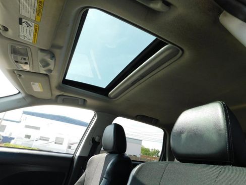 Used 2010 Mitsubishi Outlander SE AWD/4WD image 8