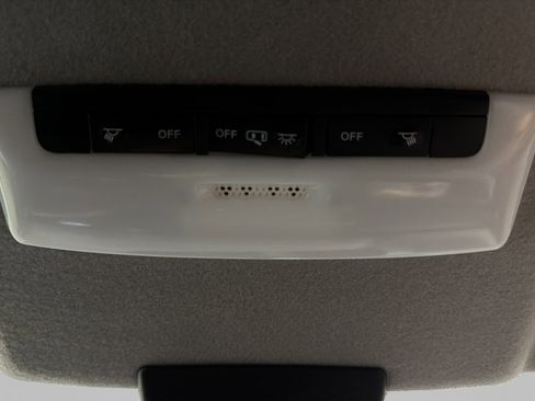 Used 2021 Nissan Kicks S image 17