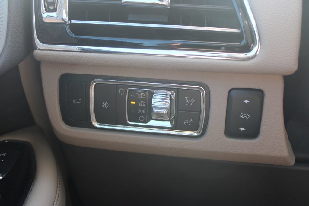 Used 2024 Lincoln Navigator L Reserve AWD/4WD image 42