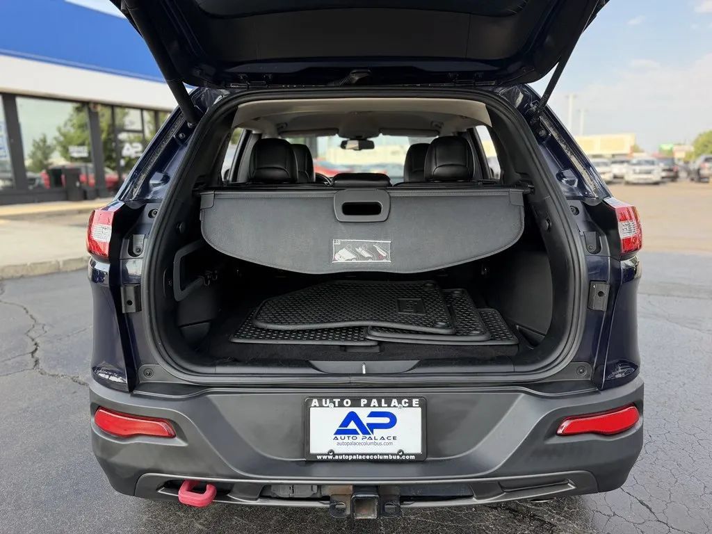 Used 2015 Jeep Cherokee Trailhawk w/ Comfort/Convenience Group AWD/4WD image 20