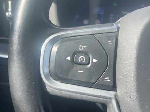 Used 2023 Volvo XC60 B5 Core w/ Climate Package image 12