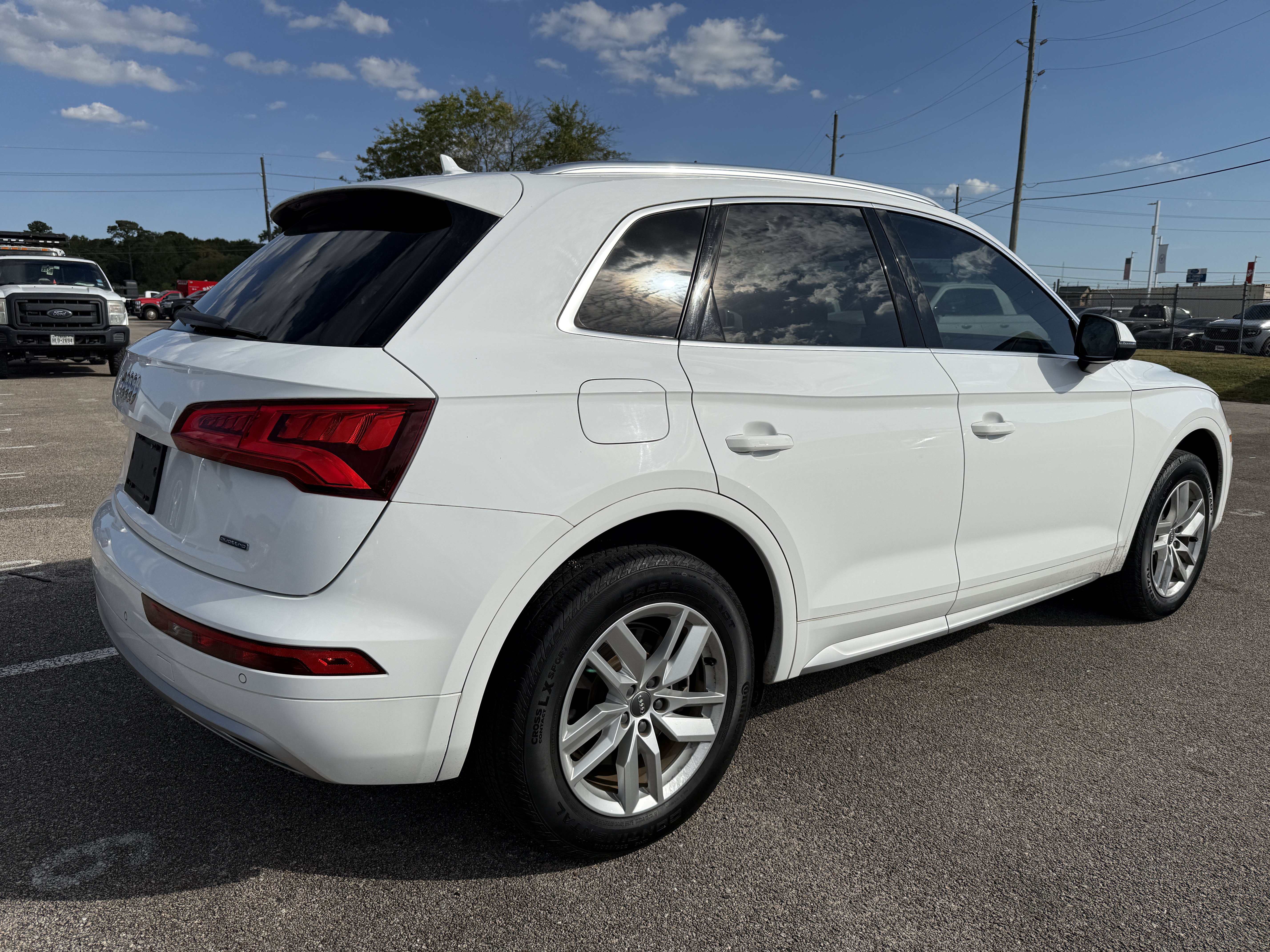 Used 2020 Audi Q5 2.0T Premium w/ Convenience Package AWD/4WD image 2