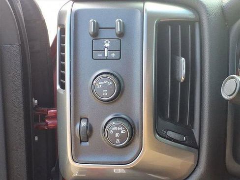 Used 2019 Chevrolet Silverado 1500 LT w/ All Star Edition image 18