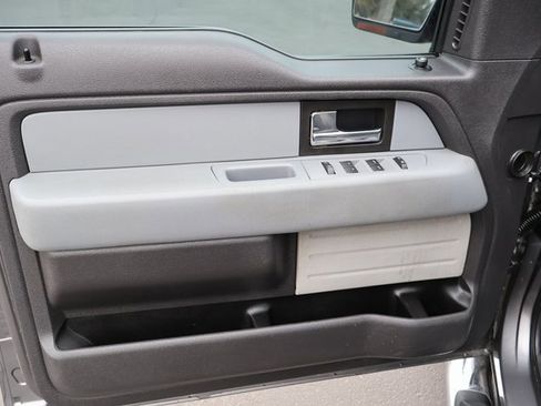 Used 2013 Ford F150 XLT w/ XLT Chrome Pkg image 25