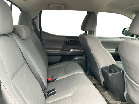Used 2022 Toyota Tacoma SR5 RWD image 19