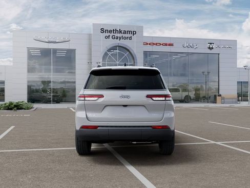 New 2026 Jeep Grand Cherokee L Limited w/ Limited Altitude Package AWD/4WD image 8