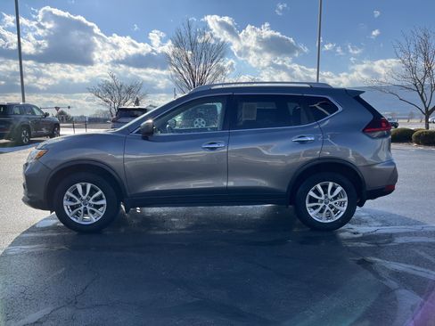 Used 2018 Nissan Rogue SV image 8