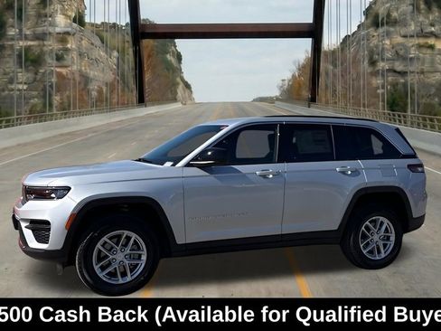 New 2026 Jeep Grand Cherokee Laredo RWD image 4