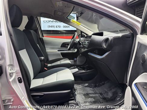 Used 2013 Toyota Prius C Two image 7