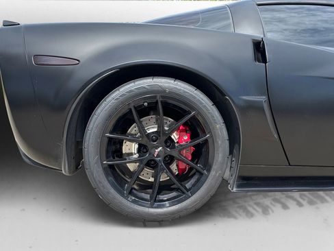 Used 2007 Chevrolet Corvette Z06 w/ Preferred Equipment Group RWD image 25