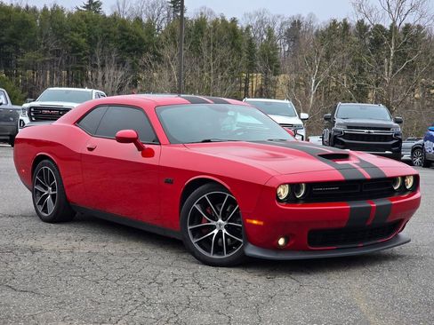 Used 2017 Dodge Challenger R/T Scat Pack w/ Leather Interior Group image 14