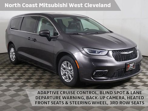 Used 2023 Chrysler Pacifica Touring-L FWD image 1