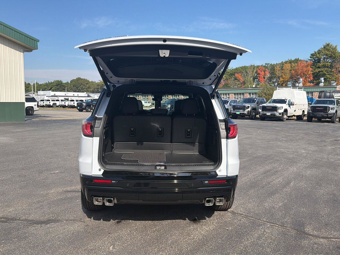 New 2027 GMC Acadia Denali Ultimate w/ LPO, Floor Liner Package AWD/4WD image 17