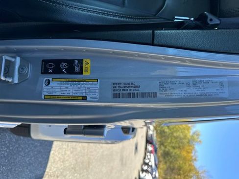 Used 2023 Jeep Wrangler Unlimited Sahara image 24