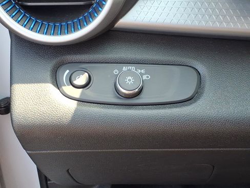 Used 2024 Chevrolet Trax LS FWD image 21
