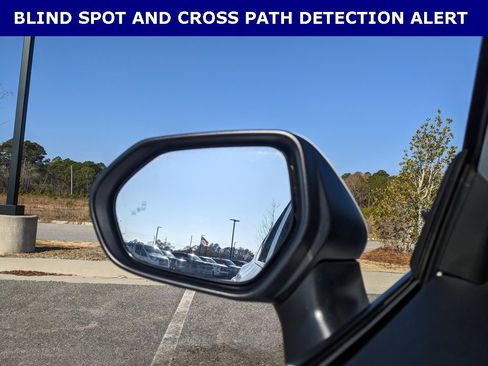 Used 2025 Toyota Camry SE image 6