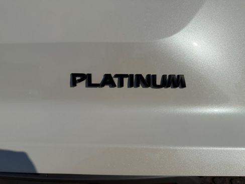 Used 2024 Nissan Pathfinder Platinum FWD image 30
