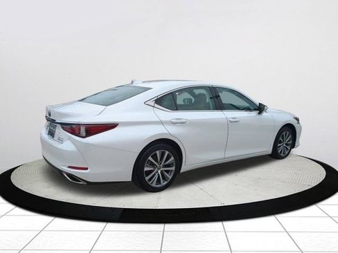 Used 2019 Lexus ES 350 w/ Accessory Package 2 FWD image 3