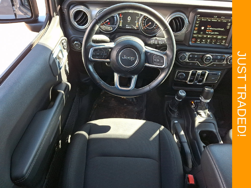 Used 2022 Jeep Wrangler Unlimited Sahara w/ Cold Weather Group AWD/4WD image 11