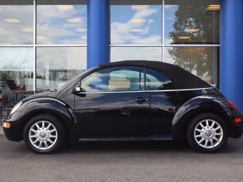 Used 2004 Volkswagen Beetle GLS FWD image 2