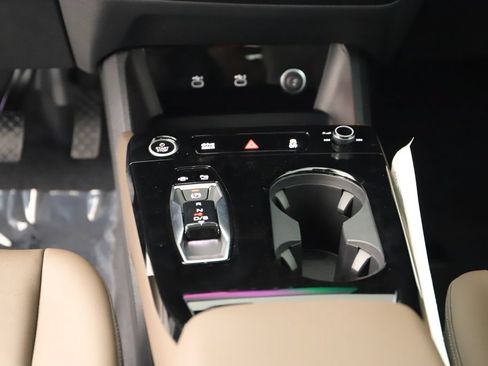 New 2027 Audi Q6 e-tron Prestige AWD/4WD image 18