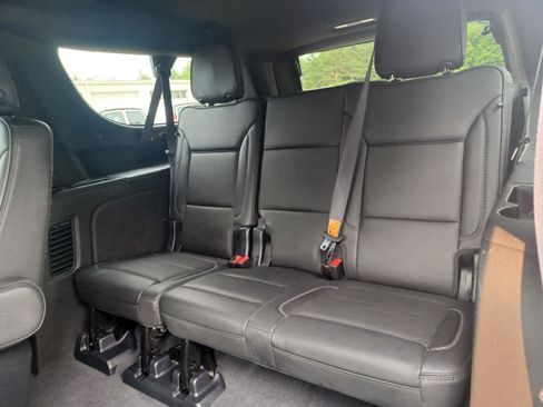 Used 2023 GMC Yukon XL Denali AWD/4WD image 24