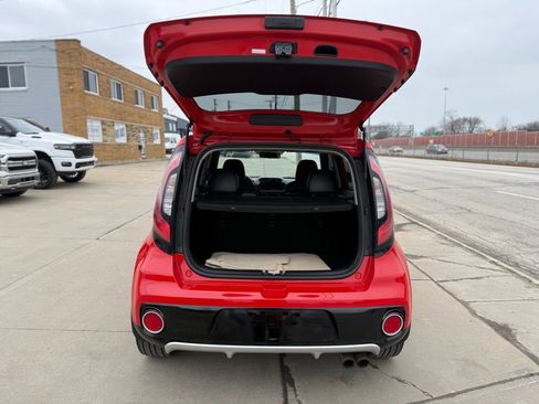 Used 2018 Kia Soul ! FWD image 12