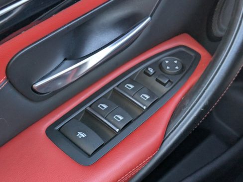 Used 2019 BMW M4 Convertible w/ Competition Package image 25