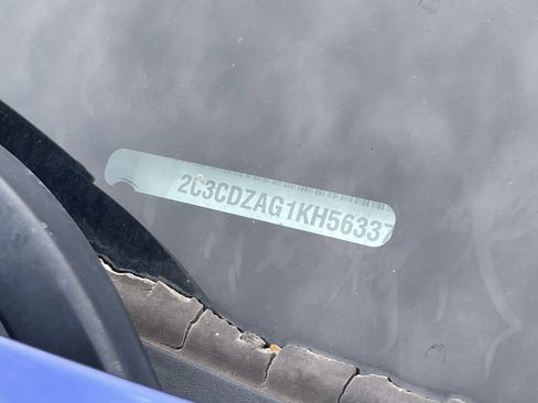 Used 2019 Dodge Challenger SXT w/ Driver Convenience Group RWD image 12