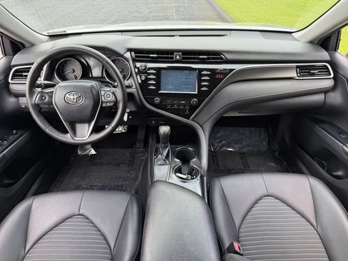 Used 2018 Toyota Camry SE FWD image 15