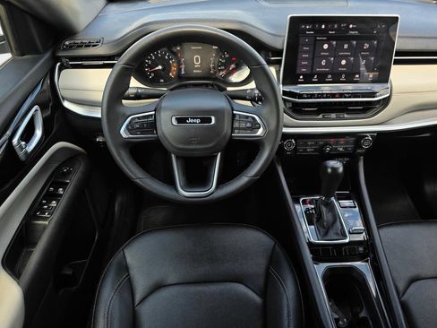 Used 2025 Jeep Compass Limited AWD/4WD image 11