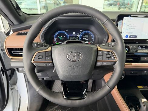 New 2026 Toyota Grand Highlander AWD Hybrid image 21