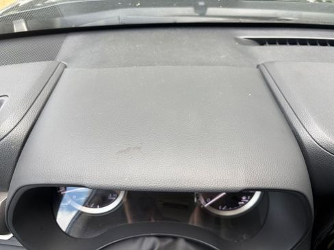 Used 2025 Toyota Highlander LE FWD image 37